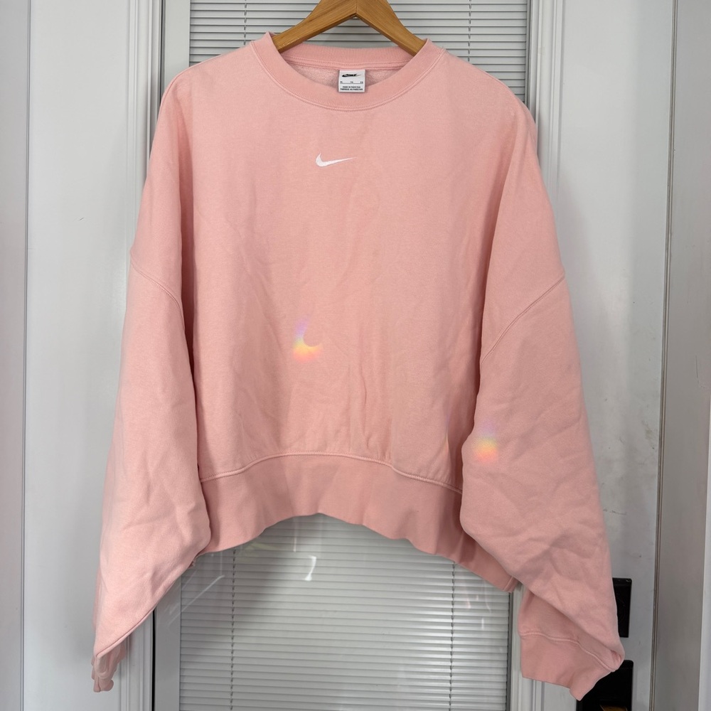 The Nike Sportswear Women’s Pink XL Phoenix Fleece Oversized Crew w Centre Swoop